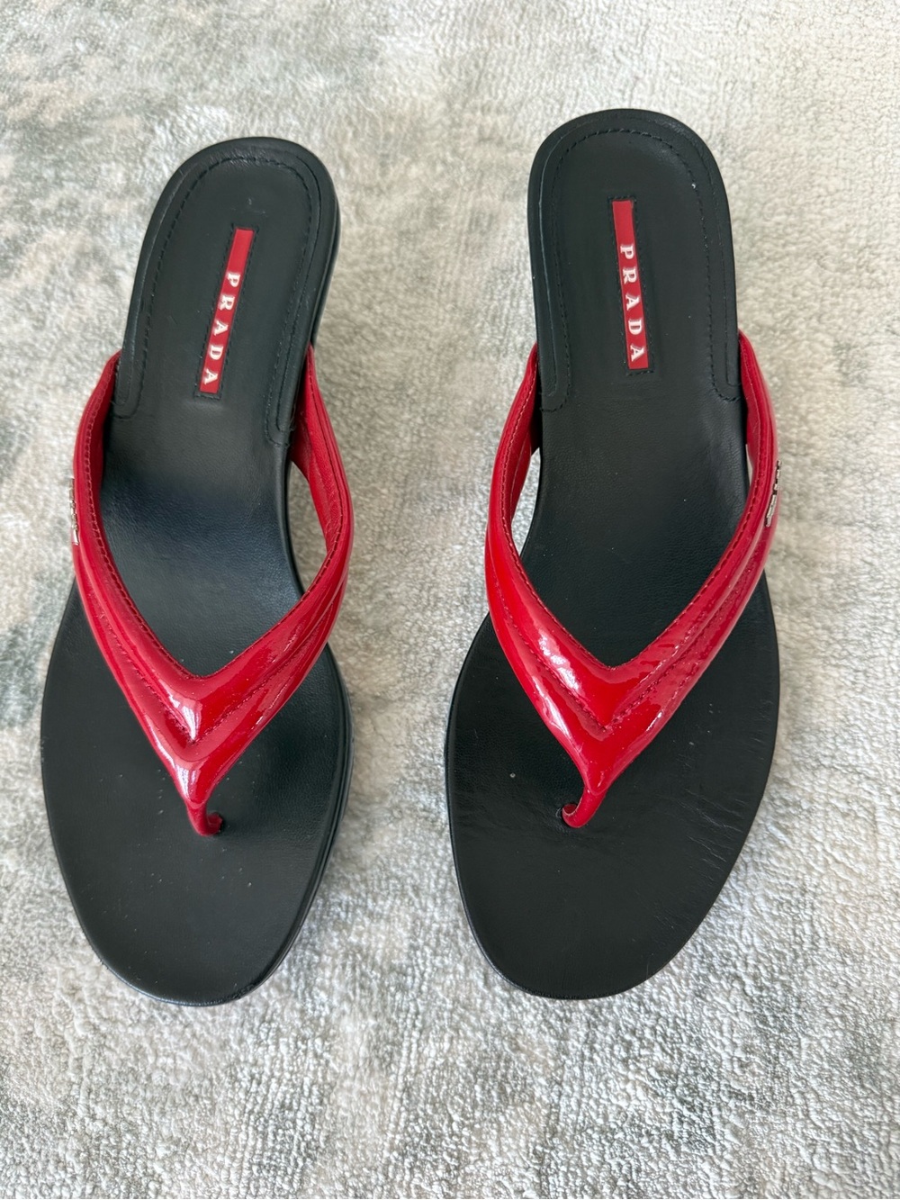 Prada Red Patent Leather Thong kitten heel Sandals. - Picture 2 of 5